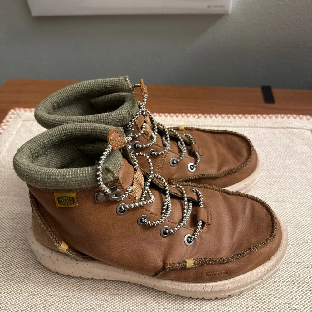 Hey Dude Bradley Classic Boot Sneaker Shoes, Walnut, Size US YT3 Youth - Picture 6 of 6